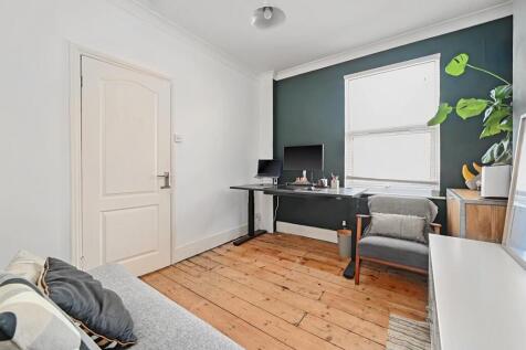 73 Shirley St BN3 (17).jpg