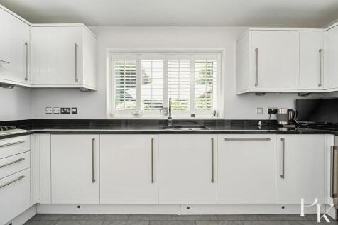 22 Hangleton Manor Close, BN3 (4).jpg