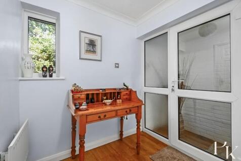 22 Hangleton Manor Close, BN3 (9).jpg