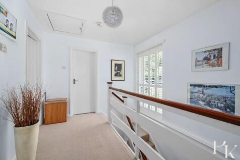 22 Hangleton Manor Close, BN3 (17).jpg