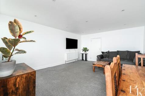 Flt 5, 27 Brunswick Terrace, BN3 (15).jpg