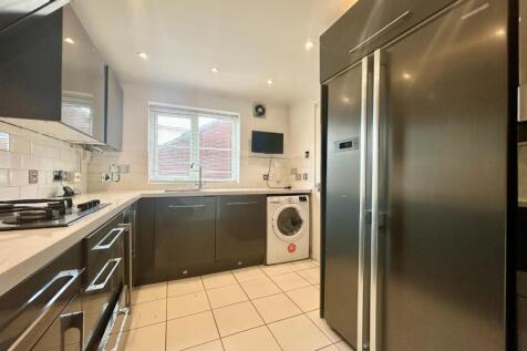 Kitchen 2.jpg