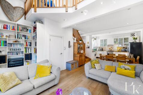 Living Room/Kitchen
