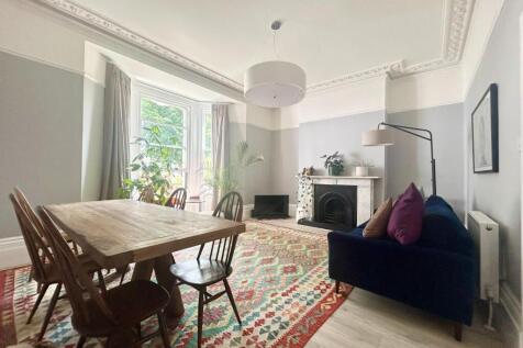 Living Room.jpg