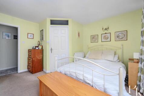 9 Goldstone Lane BN3 (8).jpg