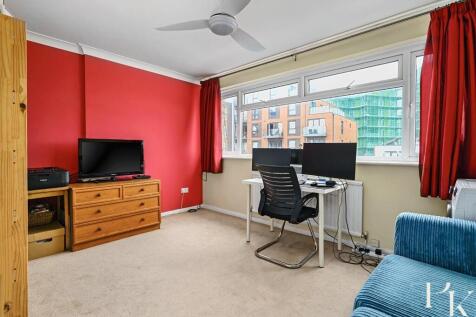 9 Goldstone Lane BN3 (1).jpg