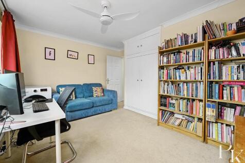 9 Goldstone Lane BN3 (2).jpg