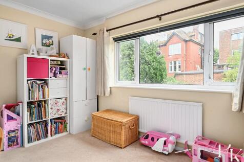 9 Goldstone Lane BN3 (5).jpg