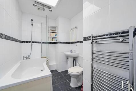9 Goldstone Lane BN3 (6).jpg