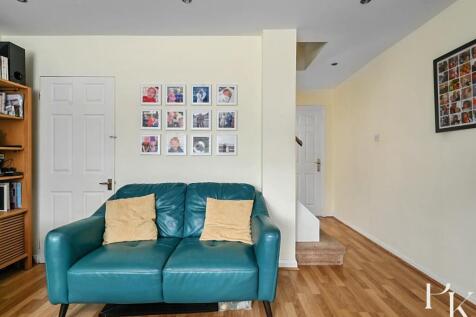 9 Goldstone Lane BN3 (22).jpg
