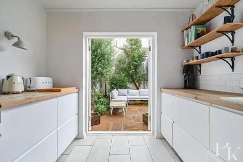 44 Coleridge Street BN3 (1).jpg