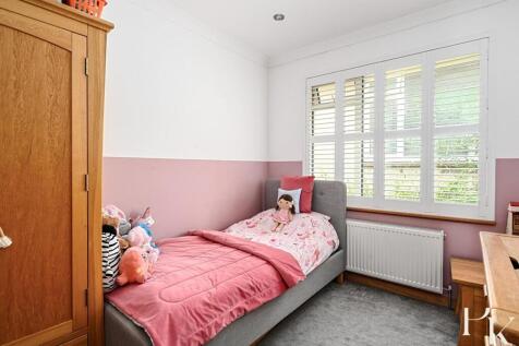 10 Greenways , BN42 (22).jpg