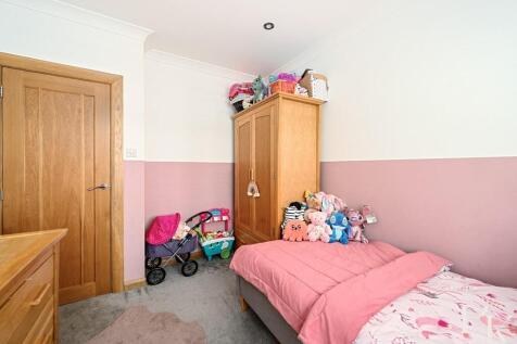 10 Greenways , BN42 (23).jpg