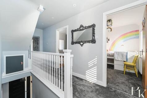 12 Brambledean Road, bn41 (13).jpg