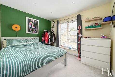 9 Monarch Way, BN43 (13).jpg