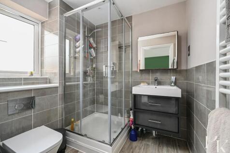 9 Monarch Way, BN43 (15).jpg