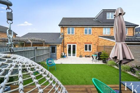 9 Monarch Way, BN43 (22).jpg