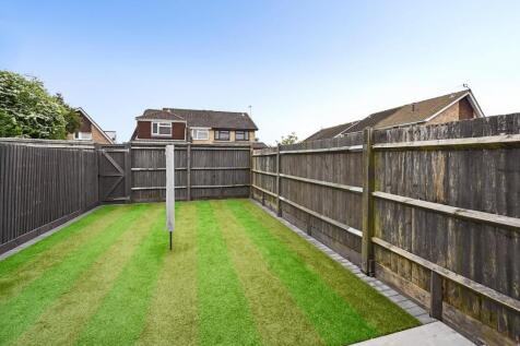 11 Saffron Close BN43 (33).jpg