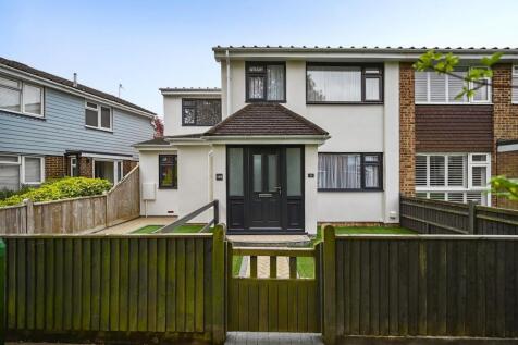 11 Saffron Close BN43 (43).jpg