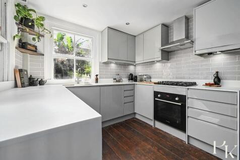 72 Montgomery St BN3 (8).jpg