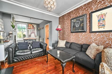 72 Montgomery St BN3 (3).jpg