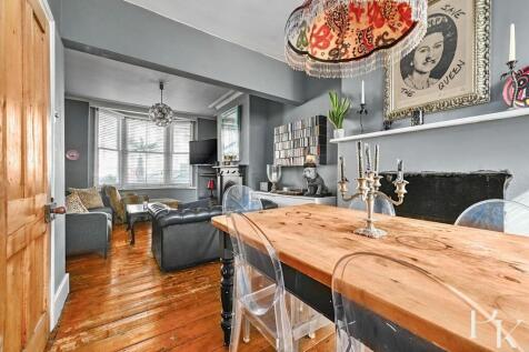 72 Montgomery St BN3 (7).jpg