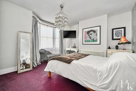 72 Montgomery St BN3 (17).jpg