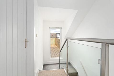 Flat 4 63 Portland Road bn3 - photos (7).jpg