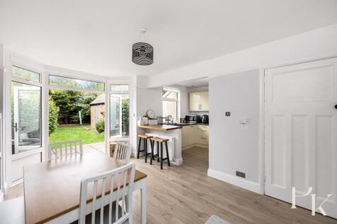 Woodhouse Road, 32-014.jpg