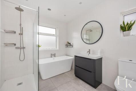 Woodhouse Road, 32-010.jpg