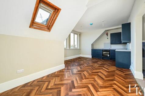 Flt 5, 66 Pembroke Cresent, BN3 (4).jpg