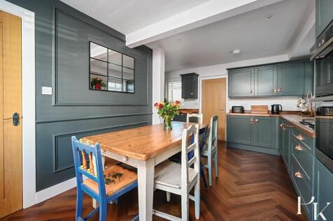 12 Brambledean Road, bn41 (25).jpg