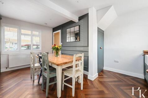 12 Brambledean Road, bn41 (28).jpg