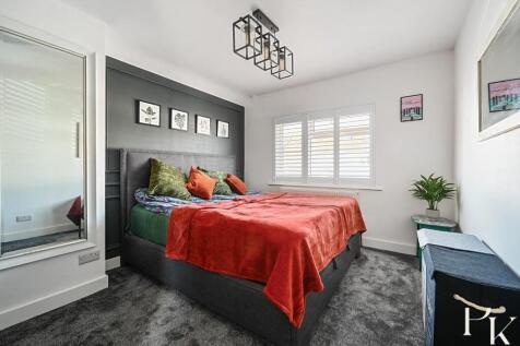 12 Brambledean Road, bn41 (14).jpg