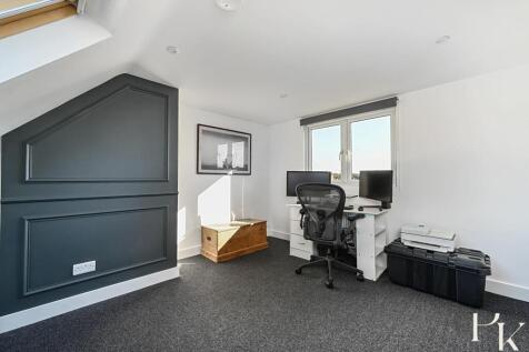 12 Brambledean Road, bn41 (6).jpg