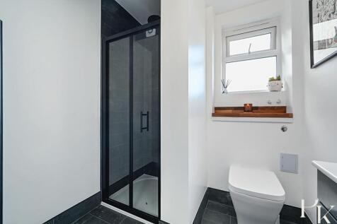 12 Brambledean Road, bn41 (32).jpg