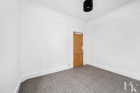 17 Marine Avenue BN3 (16).jpg