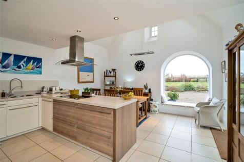 Kitchen / Dining