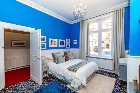 Bedroomn