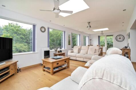 Sitting/Dining Room