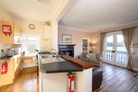Lochside Cot-Sit Rm