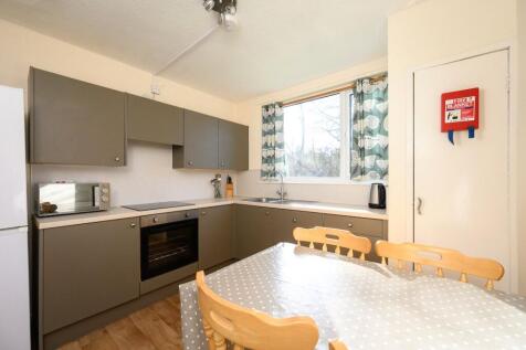 Lodge Cot-Kitchen