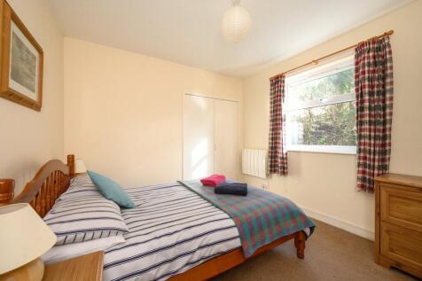 Lodge Cot-Bed 1