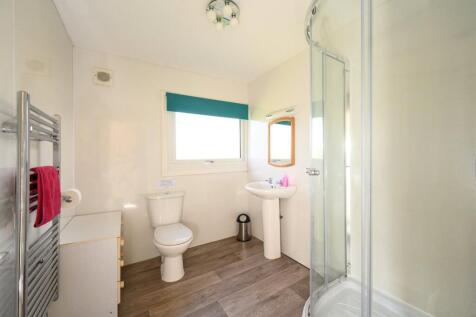 Elm-Bathroom