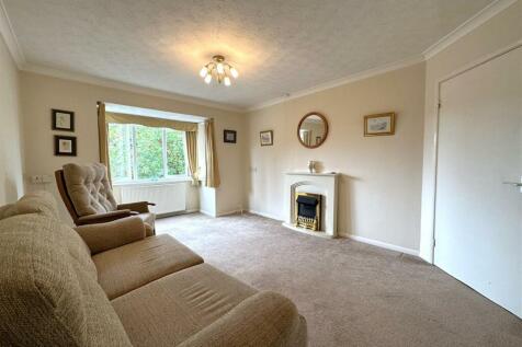 Bay-Fronted Living Room 100