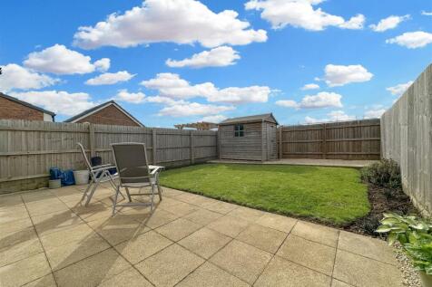 Low-Maintenance Garden 079