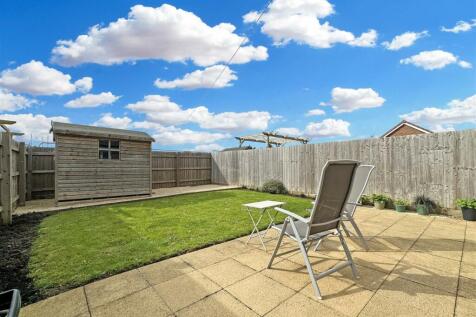 Enclosed Rear Garden 069