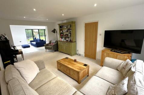 Living Room Into Family Kitchen 937