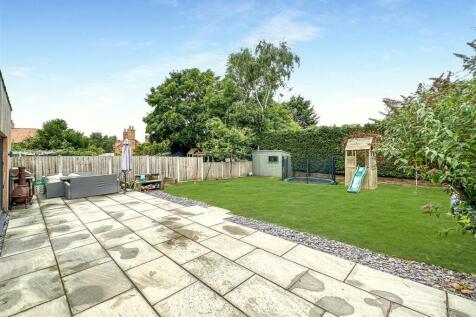 Private Well-Appointed Garden 501