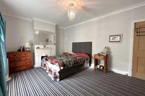 Master Bedroom 551